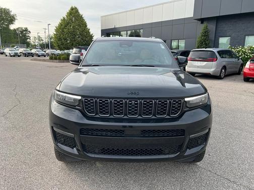 Diamond Black Crystal Pearlcoat 2024 Jeep Grand Cherokee L Summit Reserve