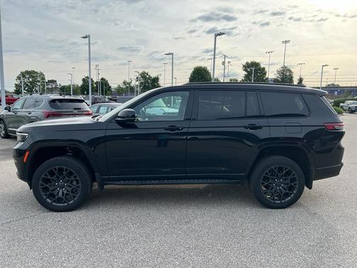 Diamond Black Crystal Pearlcoat 2024 Jeep Grand Cherokee L Summit Reserve