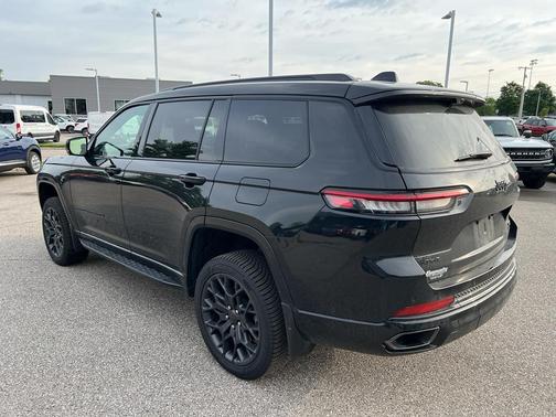 Diamond Black Crystal Pearlcoat 2024 Jeep Grand Cherokee L Summit Reserve