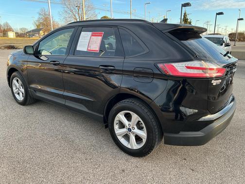 2022 Ford Edge SE