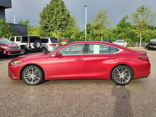 Matador Red Mica 2023 Lexus ES 350 Premium