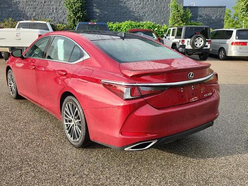 Matador Red Mica 2023 Lexus ES 350 Premium