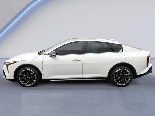 Snow White Pearl 2025 Kia K4 GT-Line