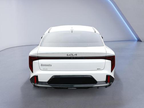 Snow White Pearl 2025 Kia K4 GT-Line