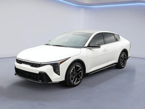 Snow White Pearl 2025 Kia K4 GT-Line