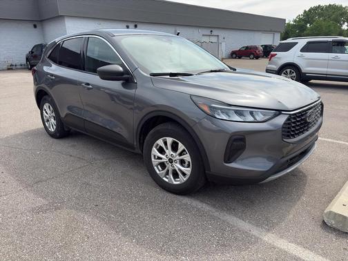 Carbonized Gray Metallic 2023 Ford Escape Active