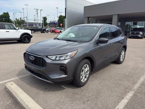 Carbonized Gray Metallic 2023 Ford Escape Active