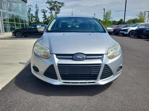 Silver 2014 Ford Focus SE