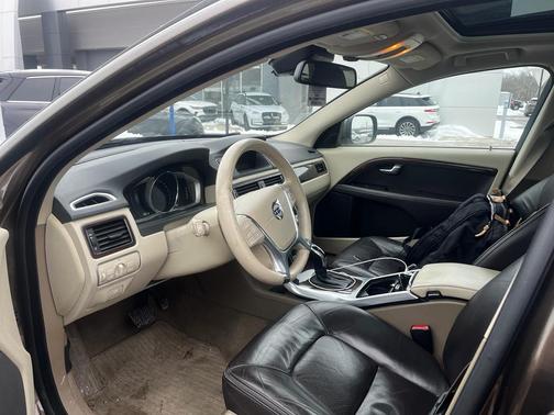 2015 Volvo XC70 T6 Premier Plus