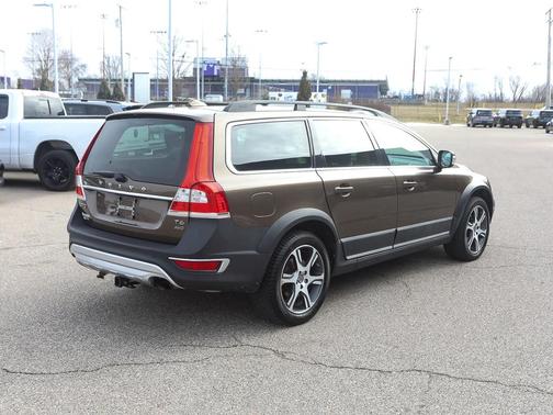 2015 Volvo XC70 T6 Premier Plus