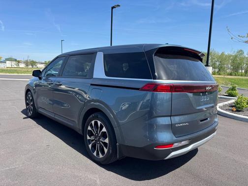 Astra Blue 2024 Kia Carnival EX