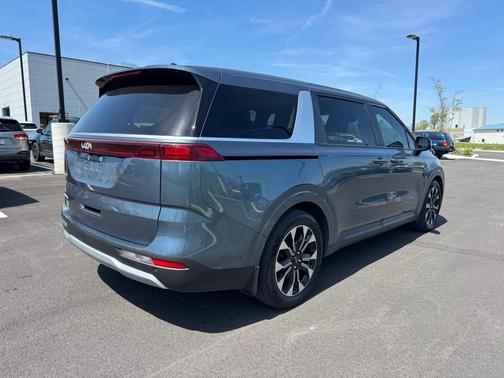 Astra Blue 2024 Kia Carnival EX