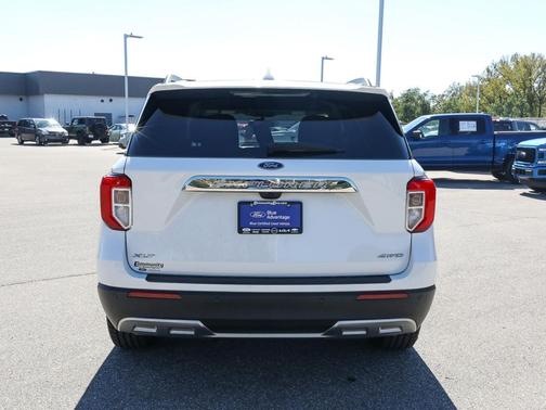 Star White Metallic Tri-Coat 2023 Ford Explorer XLT