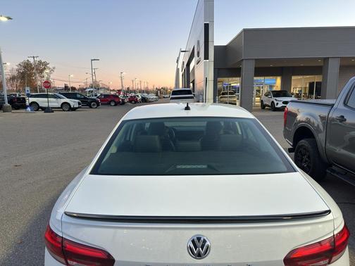 2020 Volkswagen Passat 2.0T R-Line