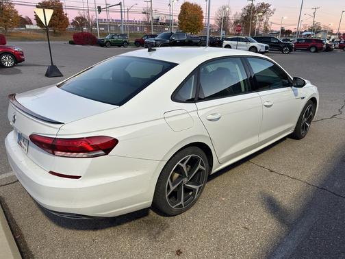 2020 Volkswagen Passat 2.0T R-Line
