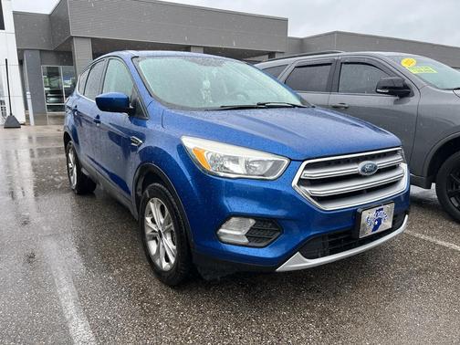 Lightning Blue Metallic 2017 Ford Escape SE