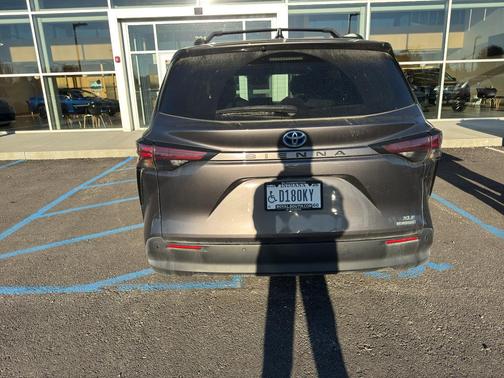 2022 Toyota Sienna XLE