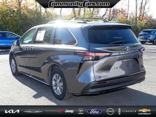 2022 Toyota Sienna XLE
