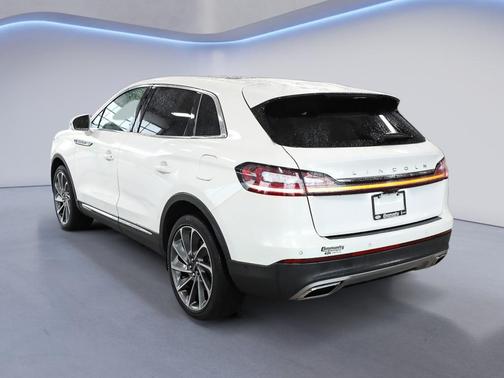 Pristine White Metallic Tri-Coat 2023 Lincoln Nautilus Reserve
