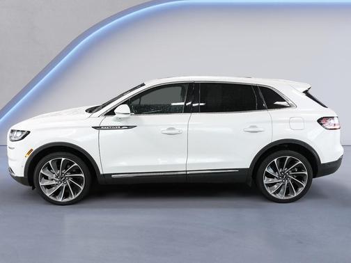 Pristine White Metallic Tri-Coat 2023 Lincoln Nautilus Reserve