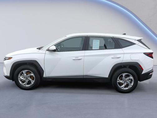 2023 Hyundai TUCSON SE