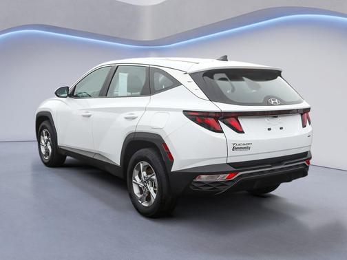 2023 Hyundai TUCSON SE