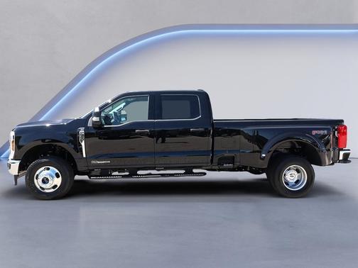 Agate Black Metallic 2026 Ford F-350 XLT