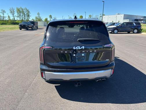 Ebony Black 2023 Kia Telluride SX Prestige