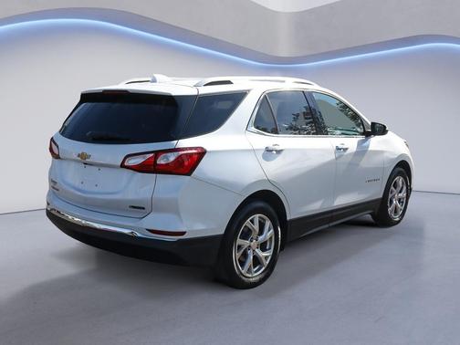 Iridescent Pearl Tricoat 2018 Chevrolet Equinox Premier