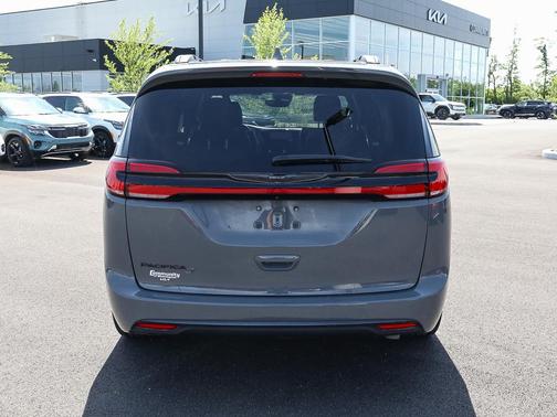 Ceramic Gray Clearcoat 2022 Chrysler Pacifica Touring L