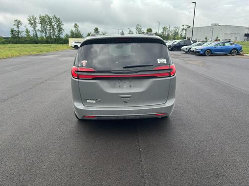 Ceramic Gray Clearcoat 2022 Chrysler Pacifica Touring L