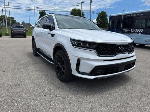 Glacial White Pearl 2023 Kia Sorento SX