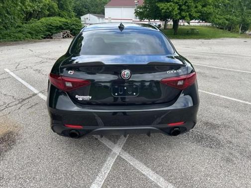 2018 Alfa Romeo Giulia Base