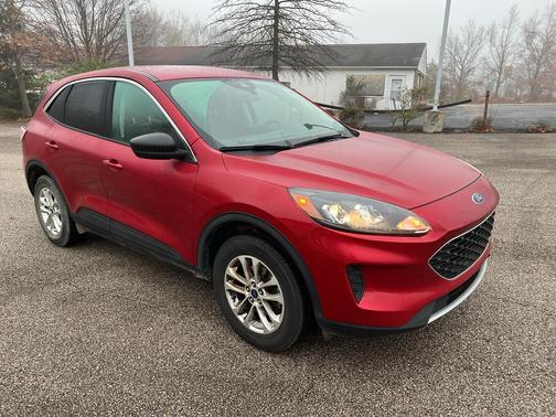 2022 Ford Escape SE