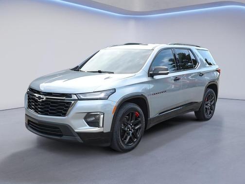 Sterling Gray Metallic 2023 Chevrolet Traverse Premier