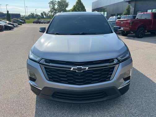 Sterling Gray Metallic 2023 Chevrolet Traverse Premier