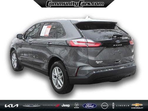 2022 Ford Edge SE