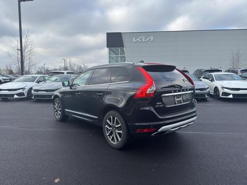 2017 Volvo XC60 T6 Dynamic