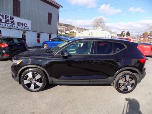 2020 Volvo XC40 T5 Momentum