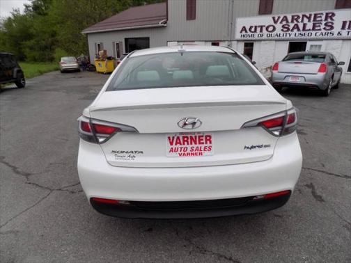 2017 Hyundai SONATA Hybrid SE