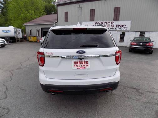 White 2017 Ford Explorer Base