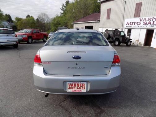 Silver 2008 Ford Focus SE