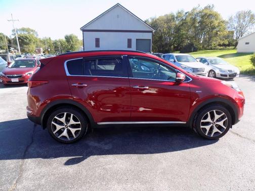 Burgundy 2018 Kia Sportage SX Turbo