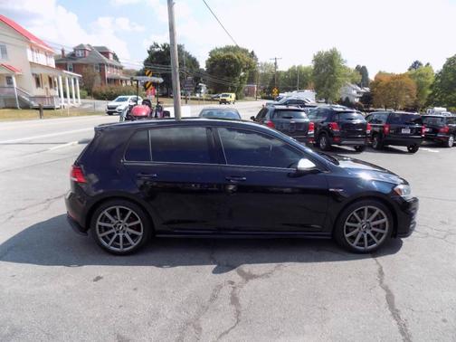 2018 Volkswagen Golf GTI 2.0T SE 4-Door