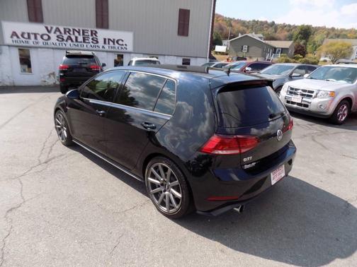 2018 Volkswagen Golf GTI 2.0T SE 4-Door