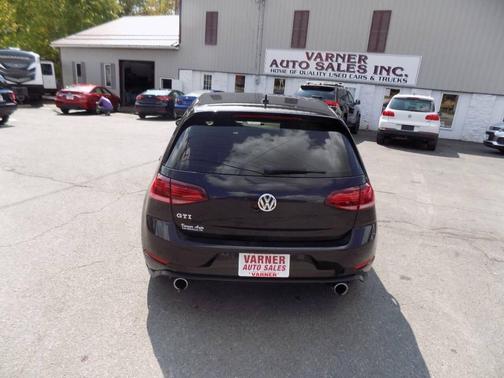 2018 Volkswagen Golf GTI 2.0T SE 4-Door