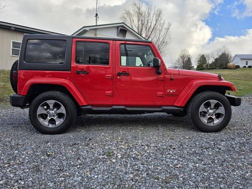 2016 Jeep Wrangler Unlimited Sahara