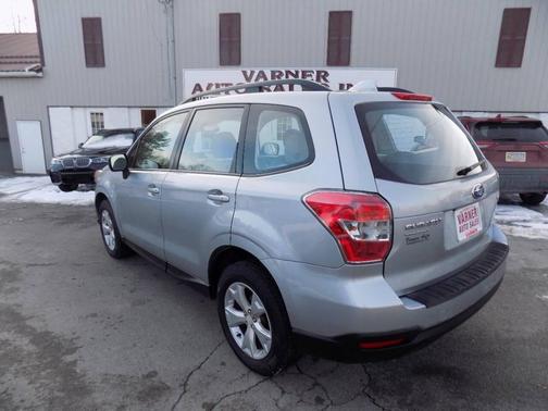2016 Subaru Forester 2.5i