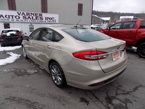 2017 Ford Fusion Hybrid SE