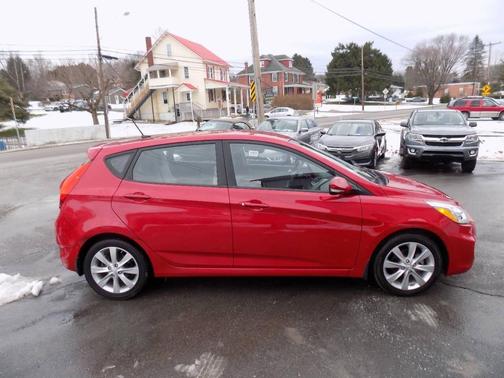 2014 Hyundai Accent SE